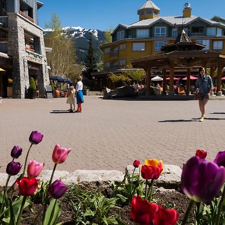 Whistler Town Plaza By Latour Hotels And Resorts Eksteriør bilde