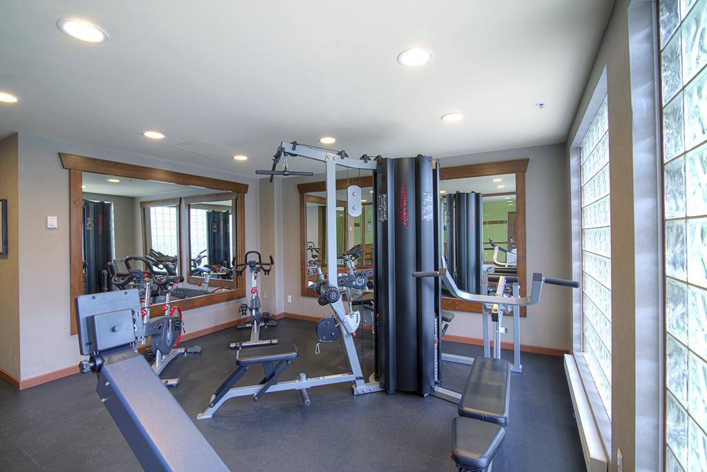 Whistler Town Plaza By Latour Hotels And Resorts Eksteriør bilde