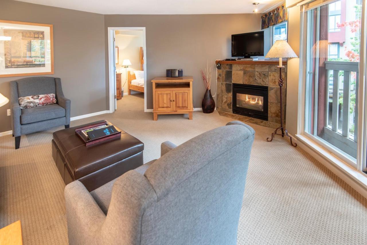 Whistler Town Plaza By Latour Hotels And Resorts Eksteriør bilde
