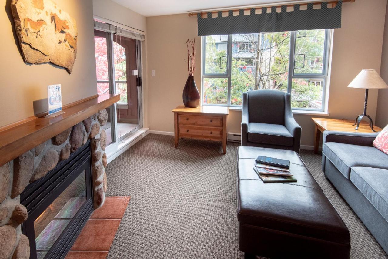 Whistler Town Plaza By Latour Hotels And Resorts Eksteriør bilde