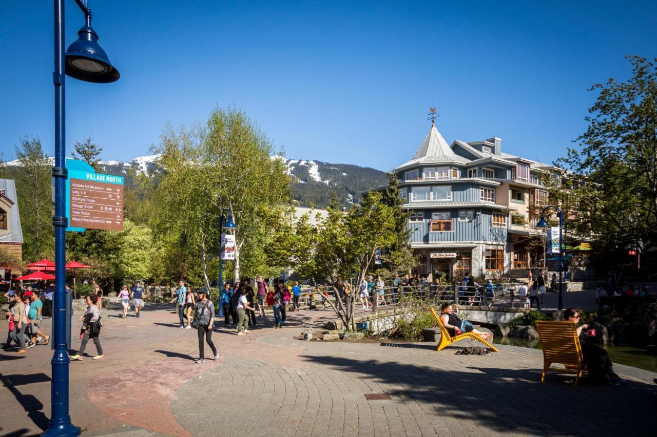 Whistler Town Plaza By Latour Hotels And Resorts Eksteriør bilde