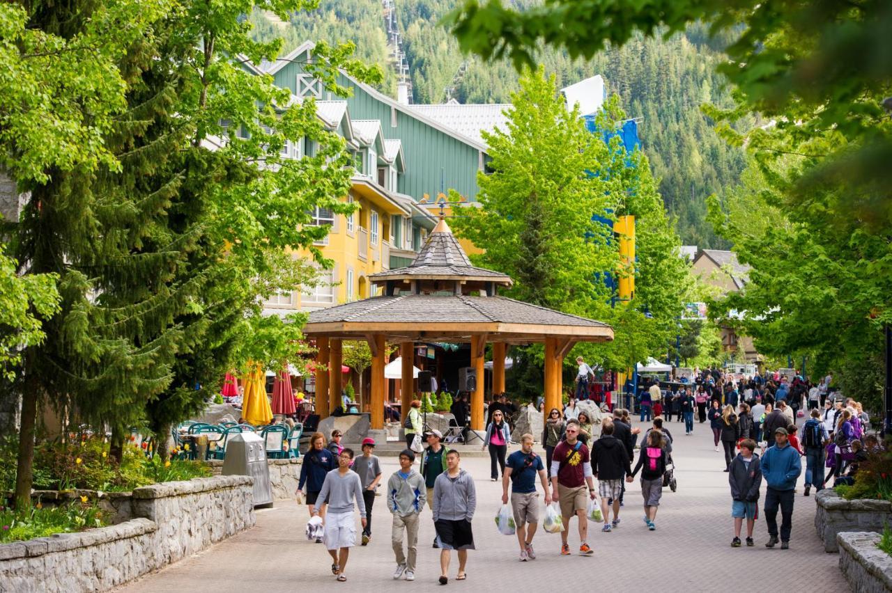 Whistler Town Plaza By Latour Hotels And Resorts Eksteriør bilde